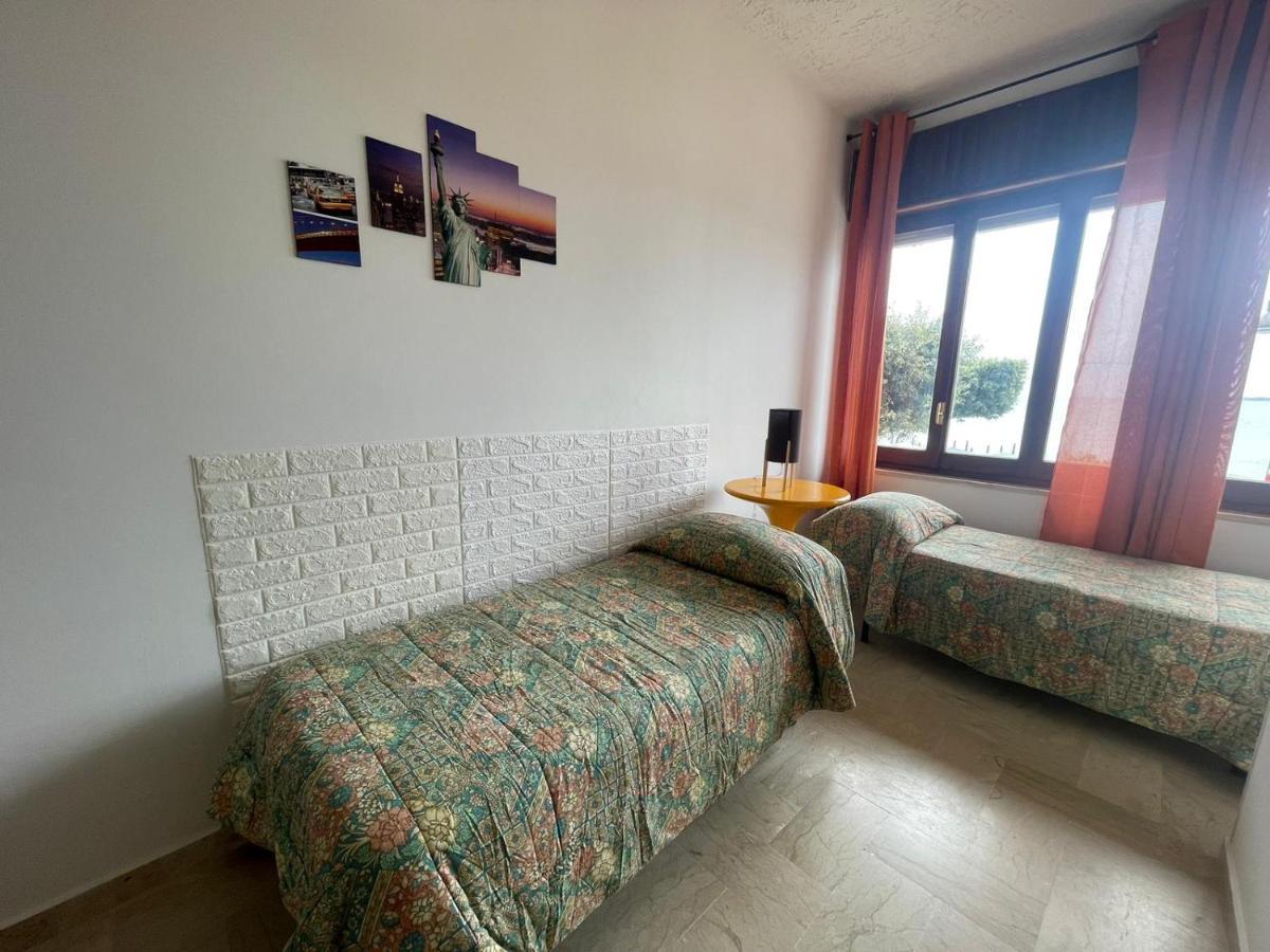 La Finestra Sul Mare B&B Кротоне Екстер'єр фото
