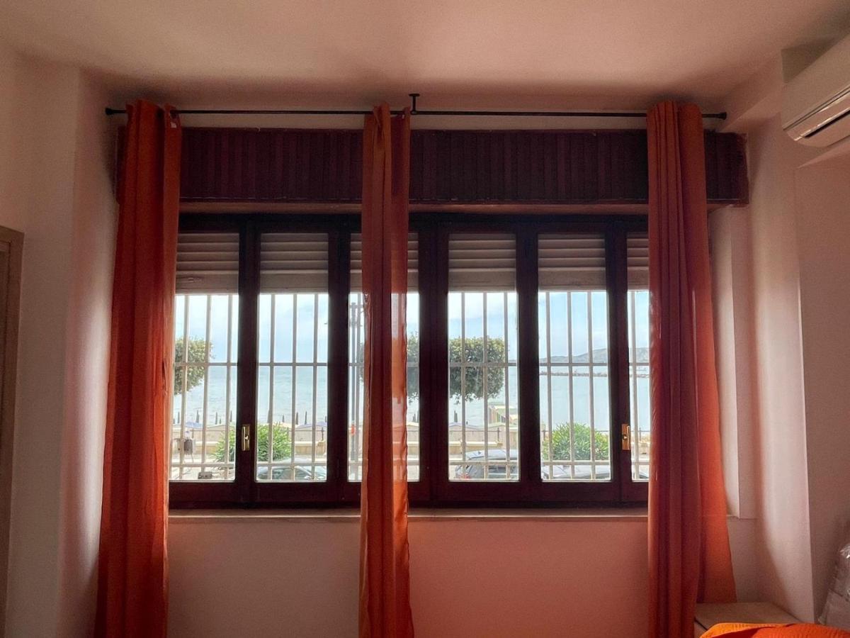 La Finestra Sul Mare B&B Кротоне Екстер'єр фото
