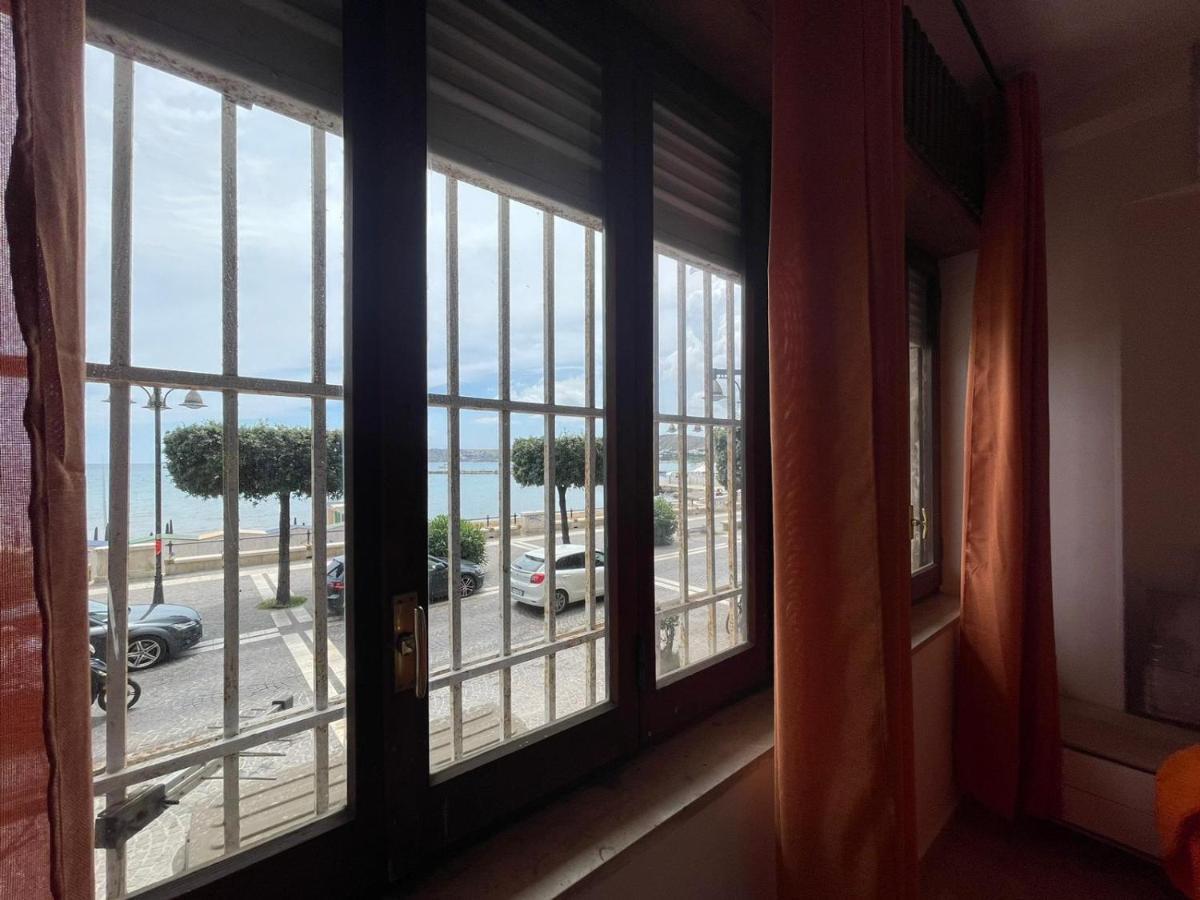 La Finestra Sul Mare B&B Кротоне Екстер'єр фото