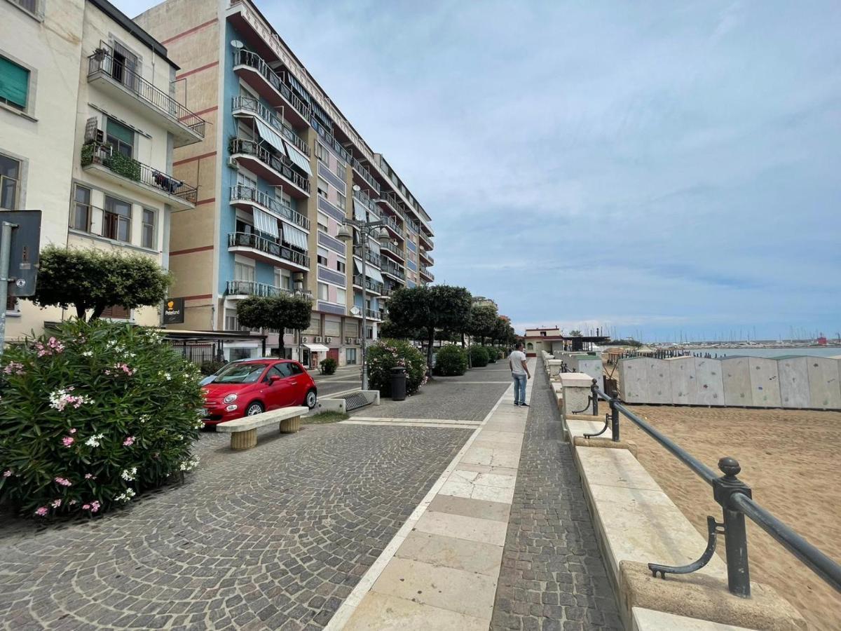 La Finestra Sul Mare B&B Кротоне Екстер'єр фото